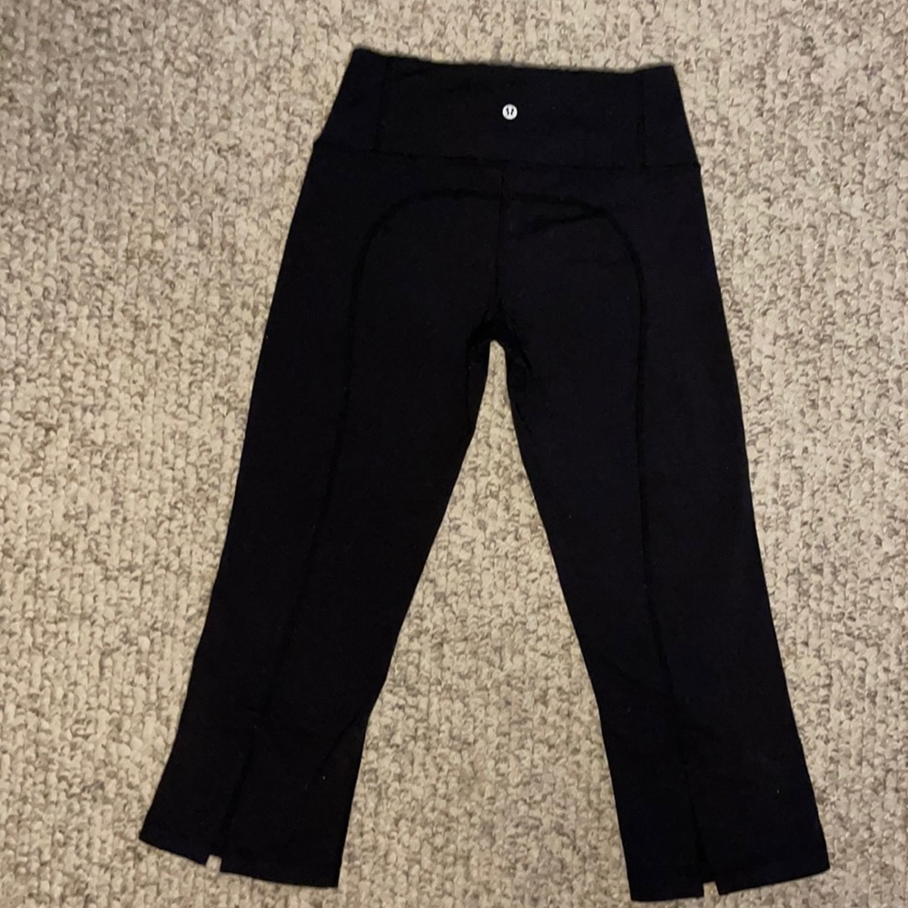 Lululemon Athletica capris leggings